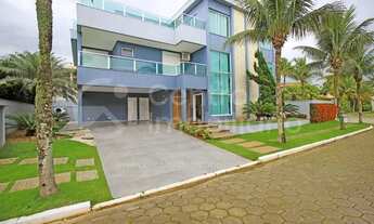 Imagem 5: CASA à venda com piscina e 4 quartos em Peruíbe, no bairro Bougainvillee I