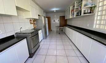 Imagem 3: Sobrado de 500mt² construídos e 800mt² total em condomínio fechado em Arniqueiras