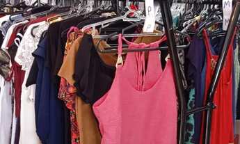 Imagem 4: Loja de Roupas Galpão / depósito com venda por R$20.000