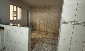 Imagem 2: Casa no Jardim Thelma com vaga de garagem e portão eletrônico