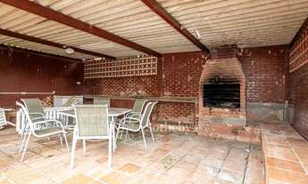 Imagem 4: Casa linear com vista e integração à natureza em Teresópolis