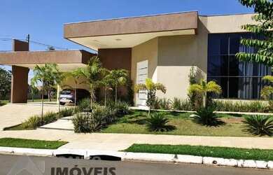 Imagem: Casa térrea de alto padrão no condomínio