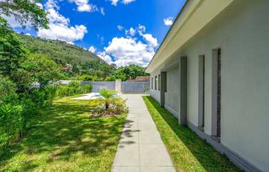 Imagem 6: Casa linear com três quartos em Albuquerque