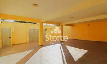 Imagem 2: Casa estilo sobrado com 5 dormitórios à venda, 237m² por R$ 750.000 - Santa Mônica - Uberl