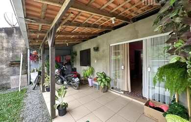 Imagem: Casa com 2 dormitórios - 1300m da lagoa