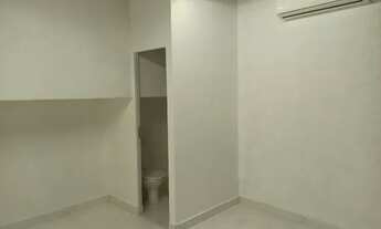 Imagem 7: Sala em galeria comercial na Praça da Árvore, 22m² com mezanino em madeira