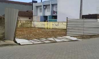 Imagem 7: Sobrado Geminado para Venda em Joinville, Boehmerwald, 2 dormitórios, 1 banheiro, 2 vagas