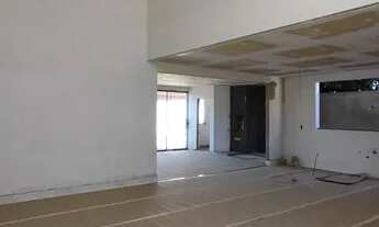 Imagem 2: Arniqueiras: Top de linha 3 sts, pisc/chursq, 330m2 , condm.colao D.de Casa (Quem vê compr