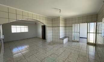 Imagem 2: Sobrado para aluguel com 477 metros quadrados com 3 quartos em Jardim do Éden - Franca - S