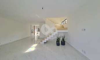 Imagem 5: Casa de condomínio para venda tem 270 metros quadrados com 4 quartos