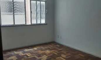 Imagem: 02 Quartos com Dependência e Garagem