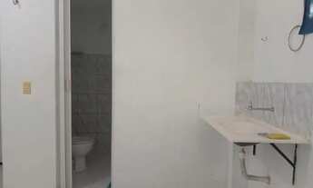 Imagem 5: Quitinete, quarto com banheiro, 3º andar, piso de cerâmica, prédio residencial, organizado