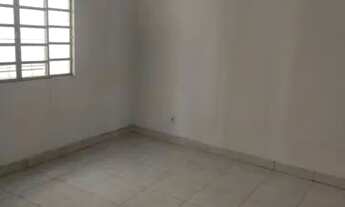 Imagem: Casa com piscina e área de churrasco