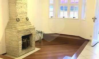 Imagem: Sobrado em condomínio fechado