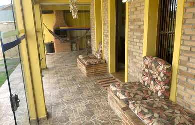 Imagem 4: Casa com piscina a 200 metros da praia