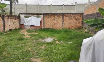 Imagem: Casa inacabada na Avenida bairro Colônia