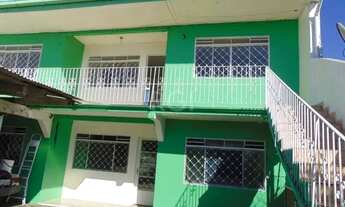 Imagem 1: Casa frente, 81,50m2 e 2 apartamento nos fundos térreo e segundo andar