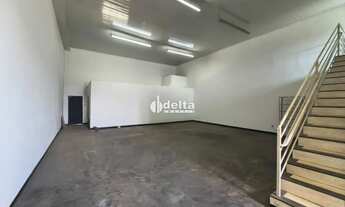 Imagem 2: Galpão comercial disponível para locação no bairro Dona Zulmira em Uberlândia - MG