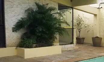 Imagem 2: Imóvel para aluguel possui 230 metros quadrados com 3 quartos