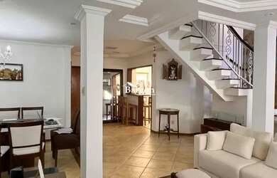 Imagem 3: Casa com 5 quartos sendo 3 suítes à venda no Condomínio Alto dos Pinheiros em Juiz de Fora