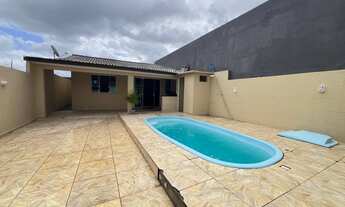 Imagem: Casa com piscina e área gourmet no Piçarras