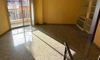 Imagem: Apartamento à venda na Rua Álvares de