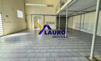 Imagem 2: Galpão Comercial para Venda ou Locação no Centro de Vinhedo-SP: 2 Banheiros, 4 Vagas, 340m