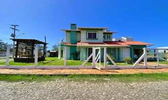 Imagem: Casa a venda próximo ao mar com 3 quartos