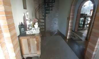 Imagem 6: Casa Sobrado 3 pavimentos com lago natural