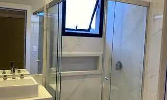 Imagem 4: Casa em condomínio fechado, para venda!! Possui 438 metros quadrados, com 4 suítes!!!