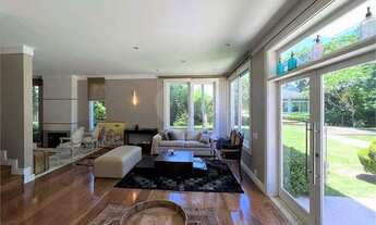 Imagem 4: Casa com projeto contemporâneo no Condomínio Forest Hills em Jandira