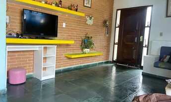 Imagem 3: Casa para venda possui 180 metros quadrados com 4 quartos