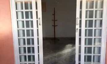 Imagem 1: Casa para venda tem 300 metros quadrados com 3 quartos em Condomínio Mestre D'Armas