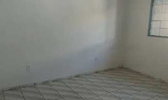 Imagem 2: BARRACÃO COM UM QUARTO SALA CONZINHA ÁREA DE SERVIÇO BANHEIRO E UMA GARAGEM PARA UM CARRO