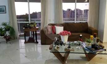 Imagem: Apartamento com 3 Quartos à Venda, 173