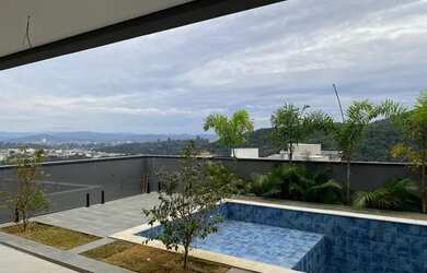 Imagem 4: Casa de condomínio à venda, com 445 metros quadrados e 4 suítes