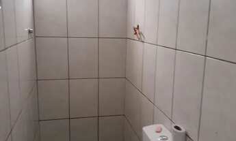 Imagem 2: Aluga uma casa com 1 quarto 1 banheiro e 1 cozinha