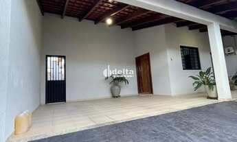 Imagem 5: Casa com 3 quartos sendo 1 suite disponível para venda no bairro Jardim Patrícia em Uberlâ