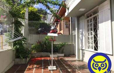 Imagem 2: Casa - 4 dormitórios - venda no centro de Florianópolis - viabilidade para o comércio