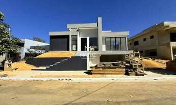 Imagem: Casa à venda, 4 quartos, 2 suítes, 4 vagas