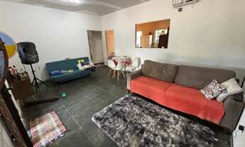 Imagem: Sítio com pista e baias para cavalos