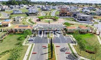 Imagem: Terreno / Lote de esquina / Condomínio