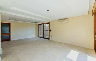 Imagem 2: Apartamento semimobiliado com 197 m² privativos, 3 dormitórios (sendo 1 suíte) e 2 vagas