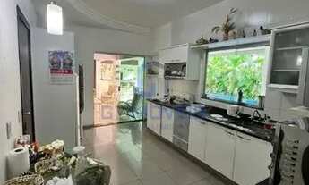 Imagem 5: Sobrado para venda tem 360 metros quadrados com 5 quartos - Res. Granville