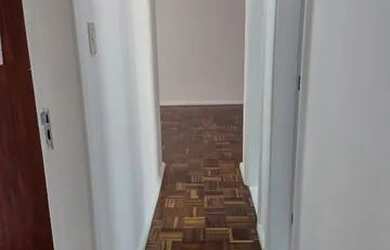 Imagem 4: Alugo lindo apt. na Rua Miguel Couto, 2 quartos. Frente