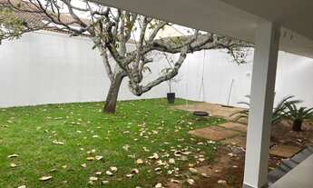 Imagem 2: Térrea para venda possui 200 metros quadrados com 3 quartos em Jardim Karaíba - Uberlândia