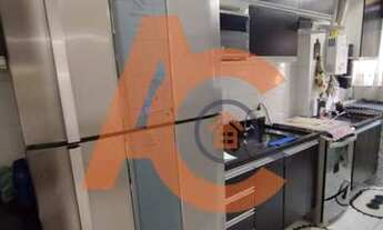 Imagem 4: Apartamento reformado com dois quartos, garagem e semimobiliado