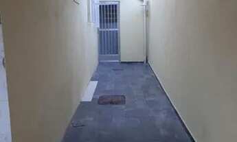 Imagem 3: Linda Casa de Vila com quintal e garagem