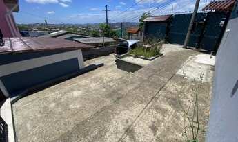 Imagem 4: Excelente casa ampla Suíte com closet/ Área gourmet / Pátio grande / Lareira