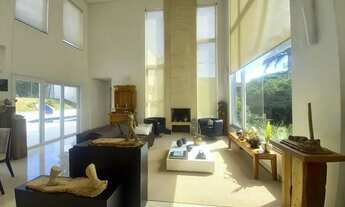 Imagem 7: Casa com Arquitetura Moderna toda Envidraçada em local alto com linda vista!